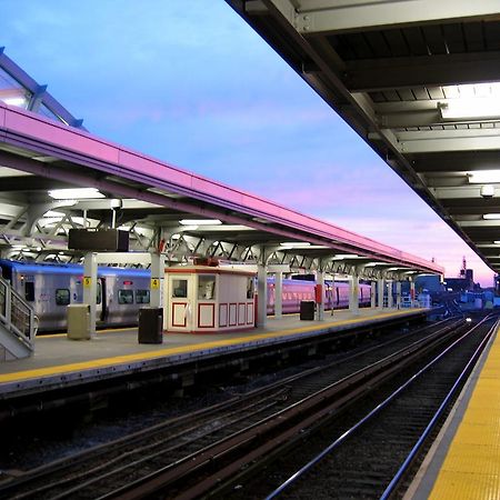 Howard Johnson By Wyndham Jamaica Ny Near Airtrain Jfk ニューヨーク エクステリア 写真