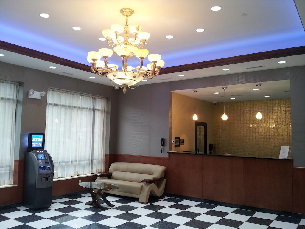 Howard Johnson By Wyndham Jamaica Ny Near Airtrain Jfk ニューヨーク エクステリア 写真