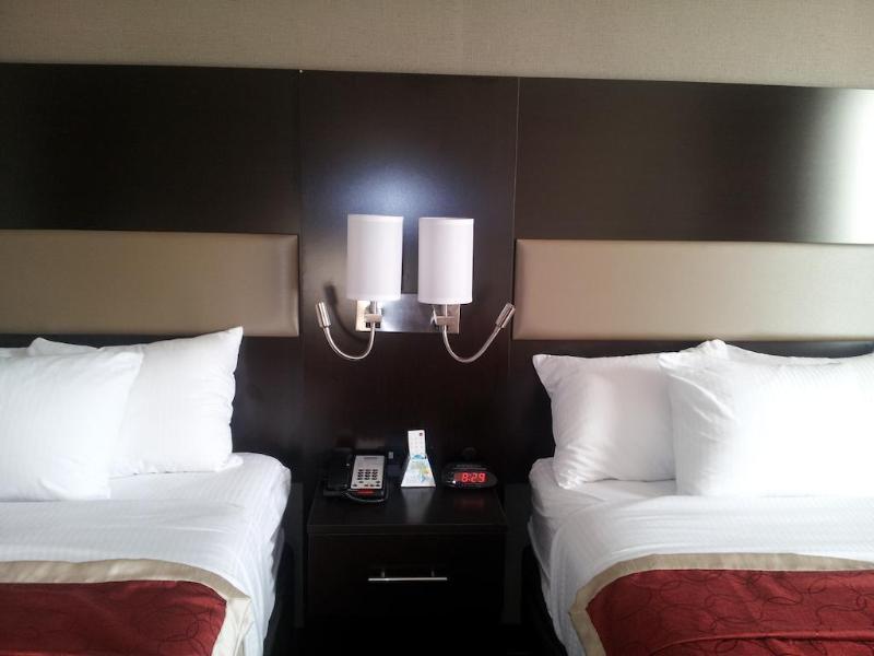 Howard Johnson By Wyndham Jamaica Ny Near Airtrain Jfk ニューヨーク エクステリア 写真